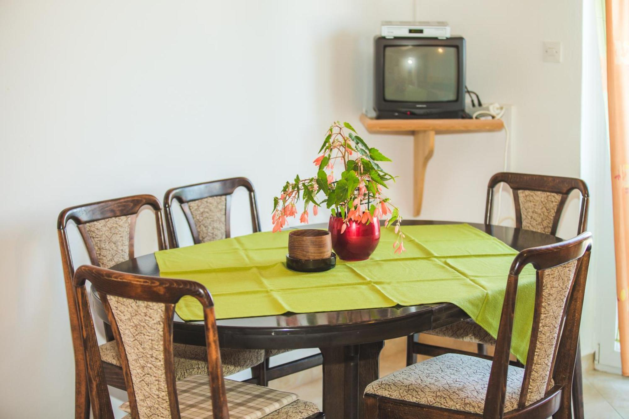 Guesthouse Marija 로파르 외부 사진